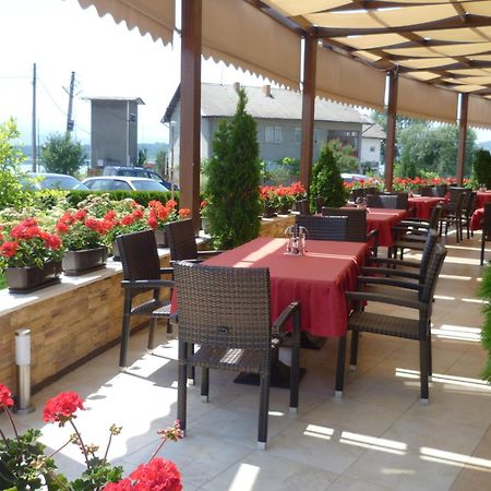Family Hotel - Restaurant Ring Montana Zewnętrze zdjęcie