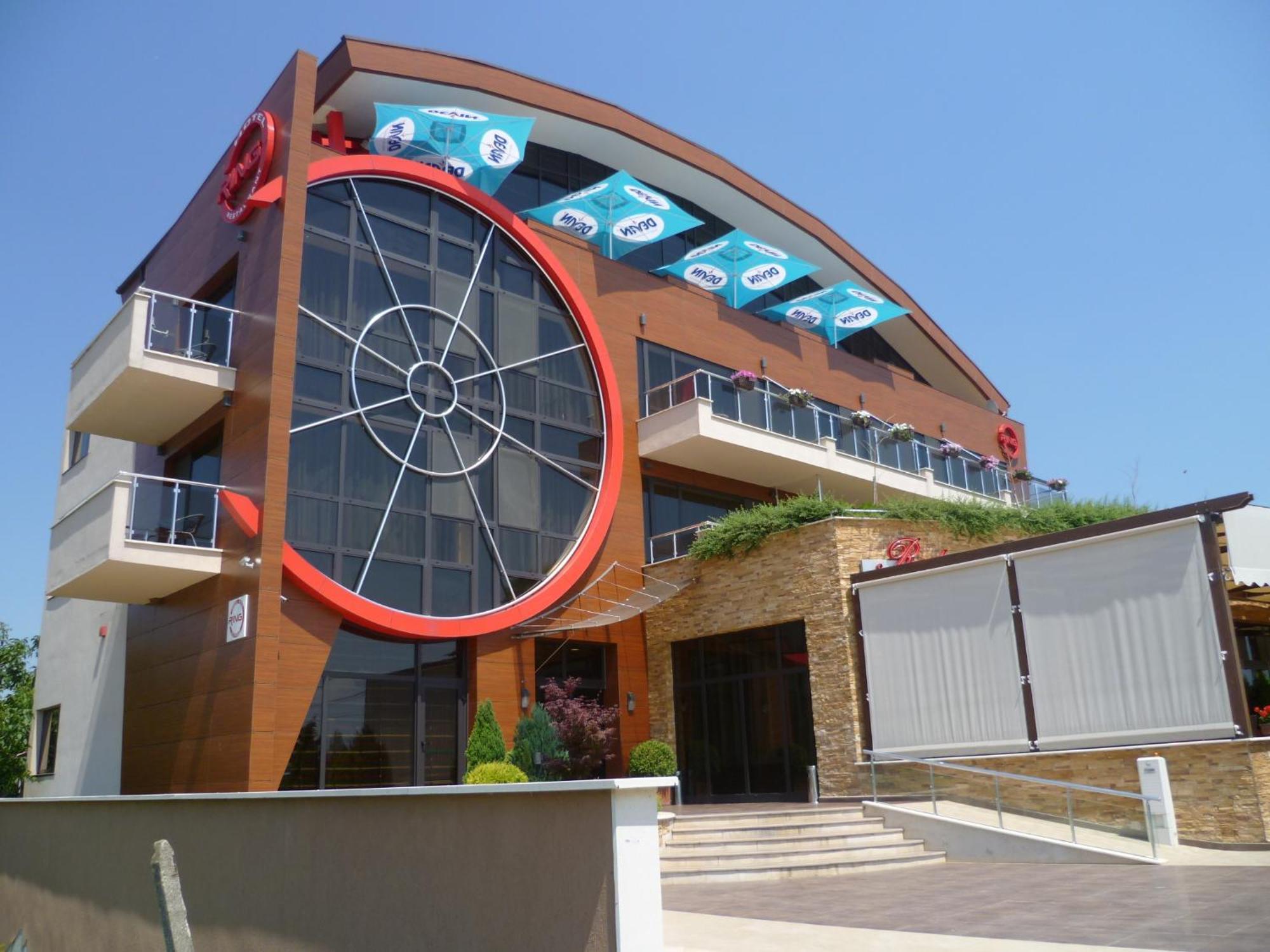 Family Hotel - Restaurant Ring Montana Zewnętrze zdjęcie