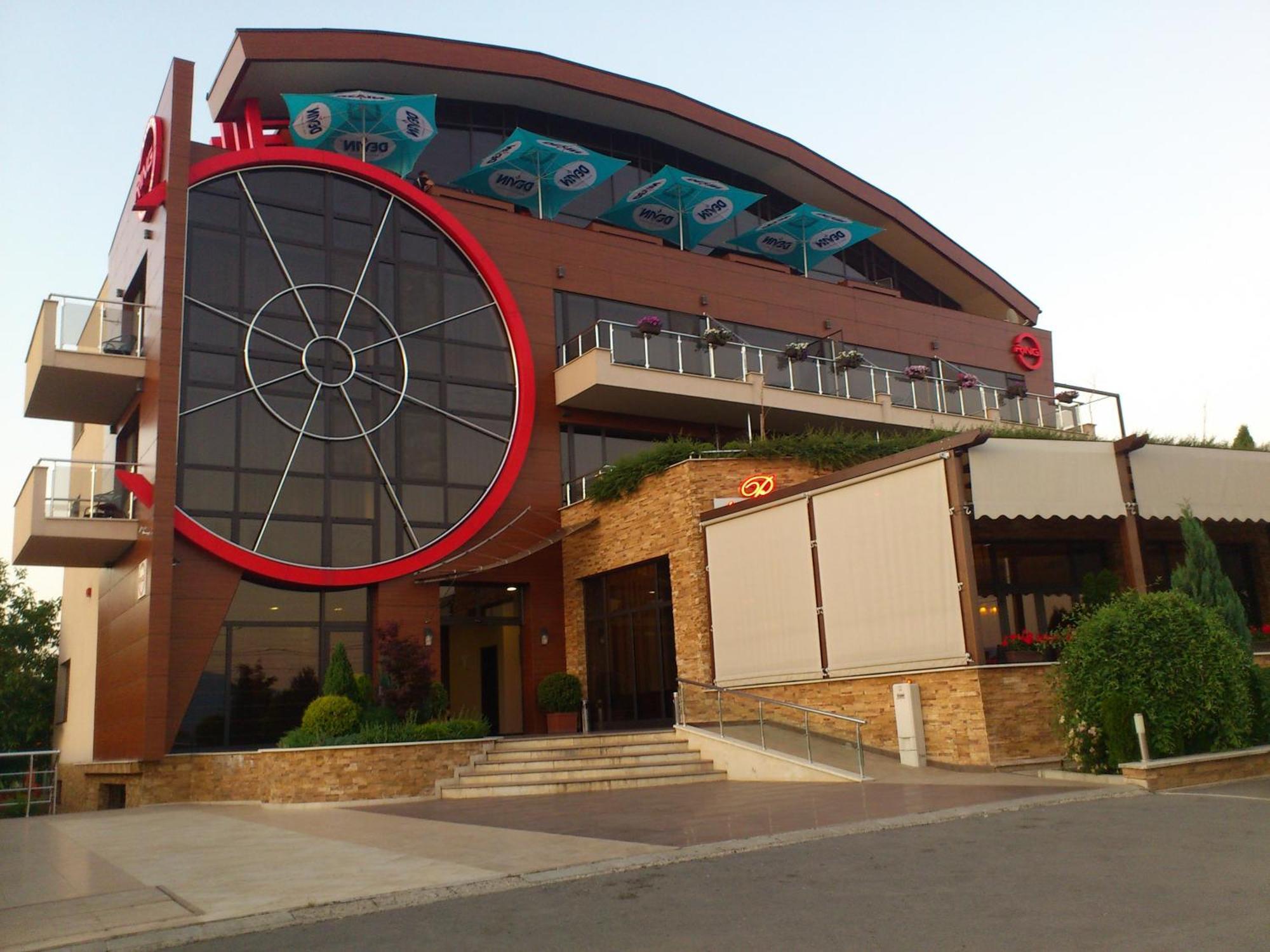Family Hotel - Restaurant Ring Montana Zewnętrze zdjęcie