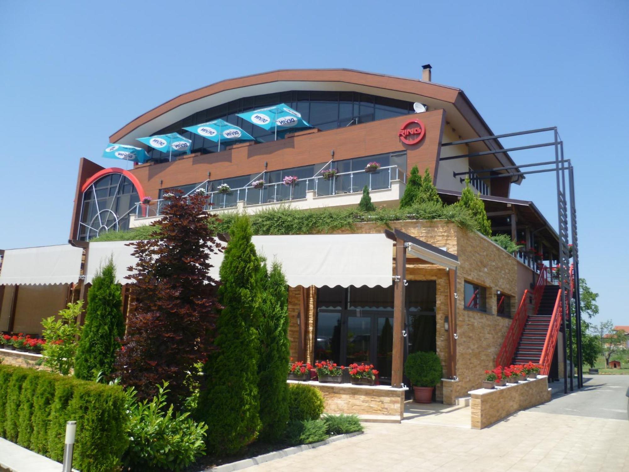 Family Hotel - Restaurant Ring Montana Zewnętrze zdjęcie