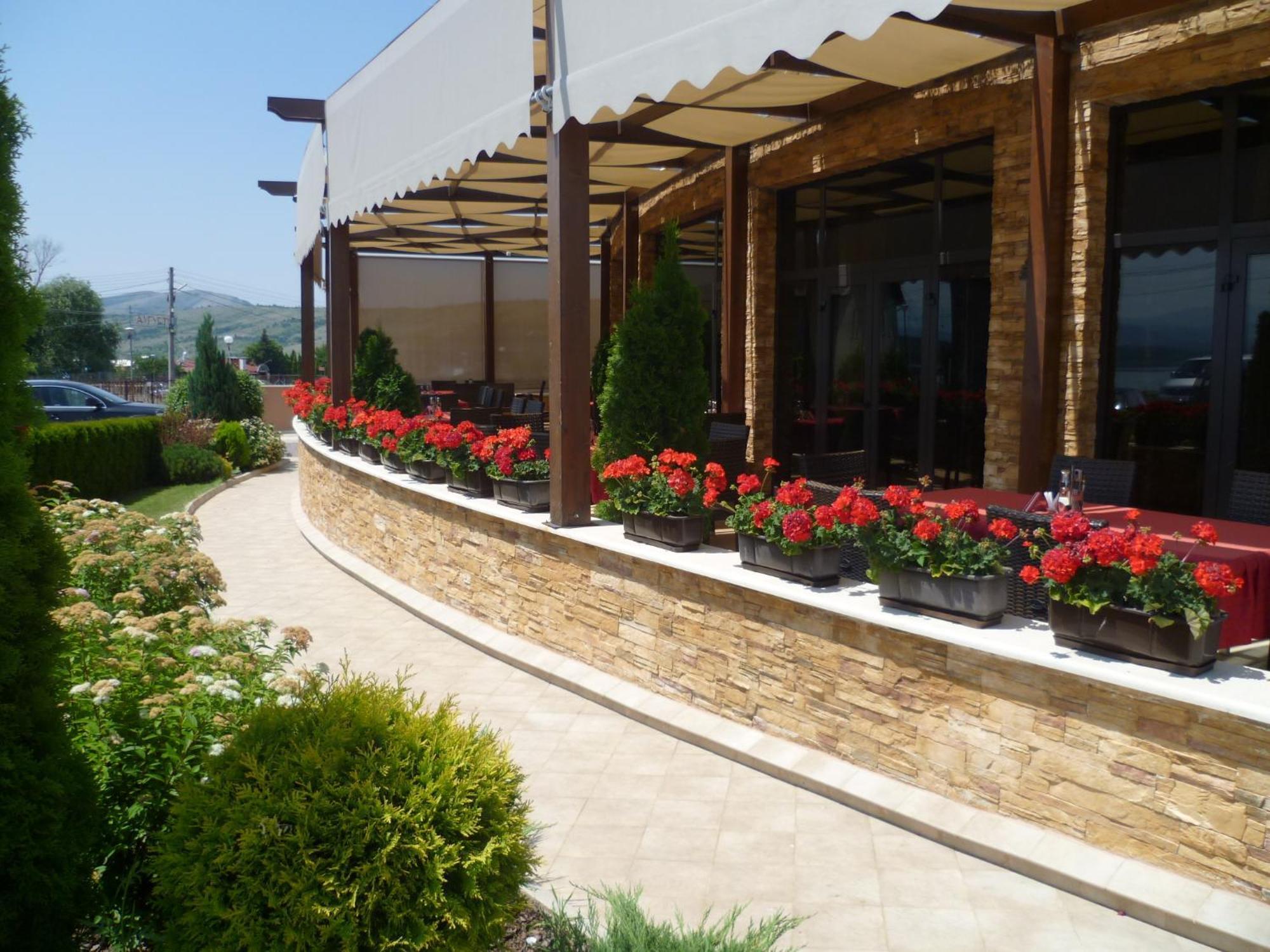 Family Hotel - Restaurant Ring Montana Zewnętrze zdjęcie
