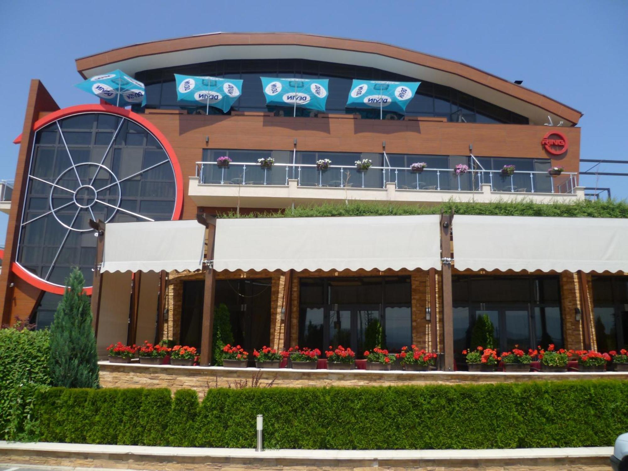 Family Hotel - Restaurant Ring Montana Zewnętrze zdjęcie