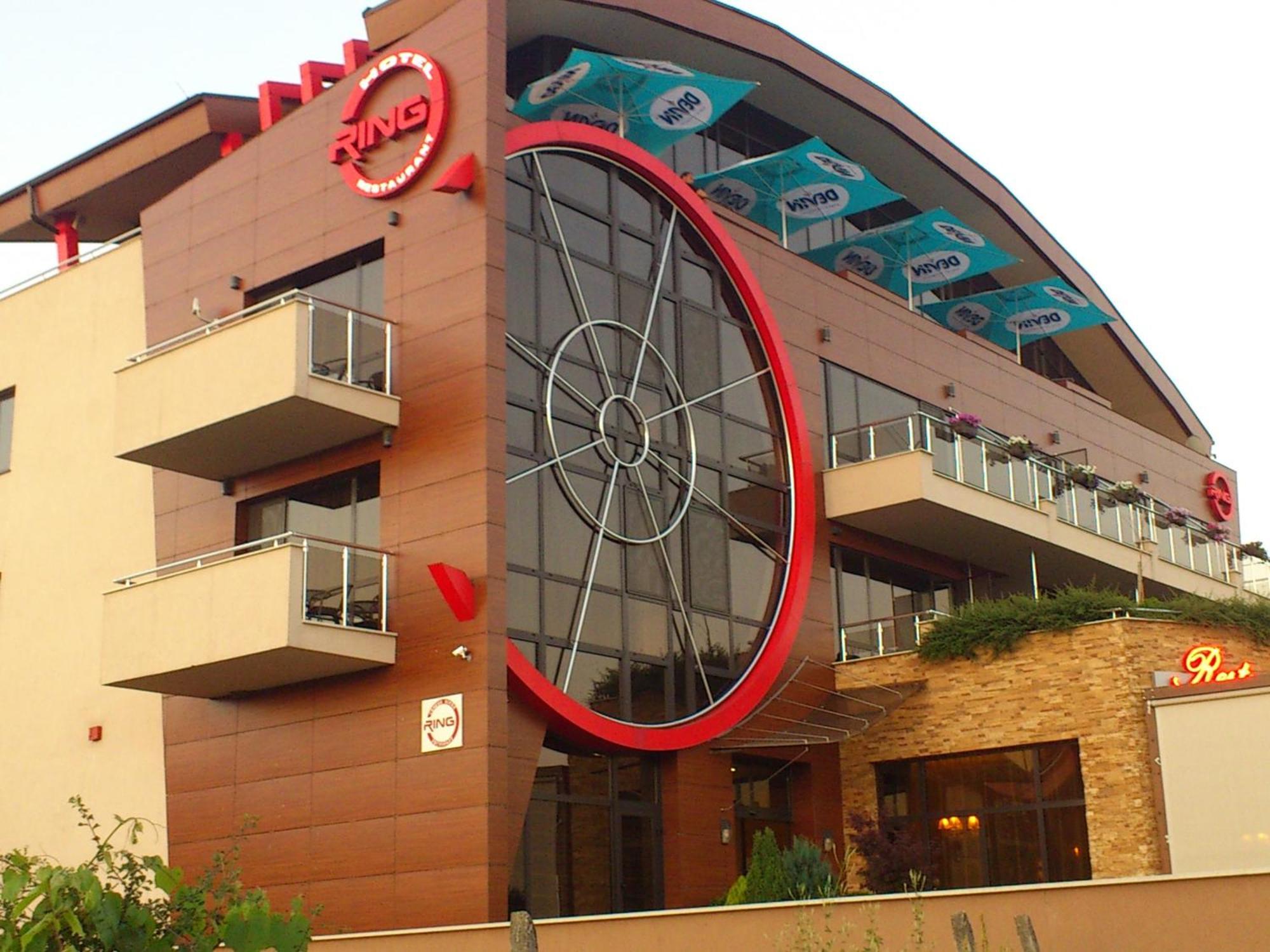 Family Hotel - Restaurant Ring Montana Zewnętrze zdjęcie