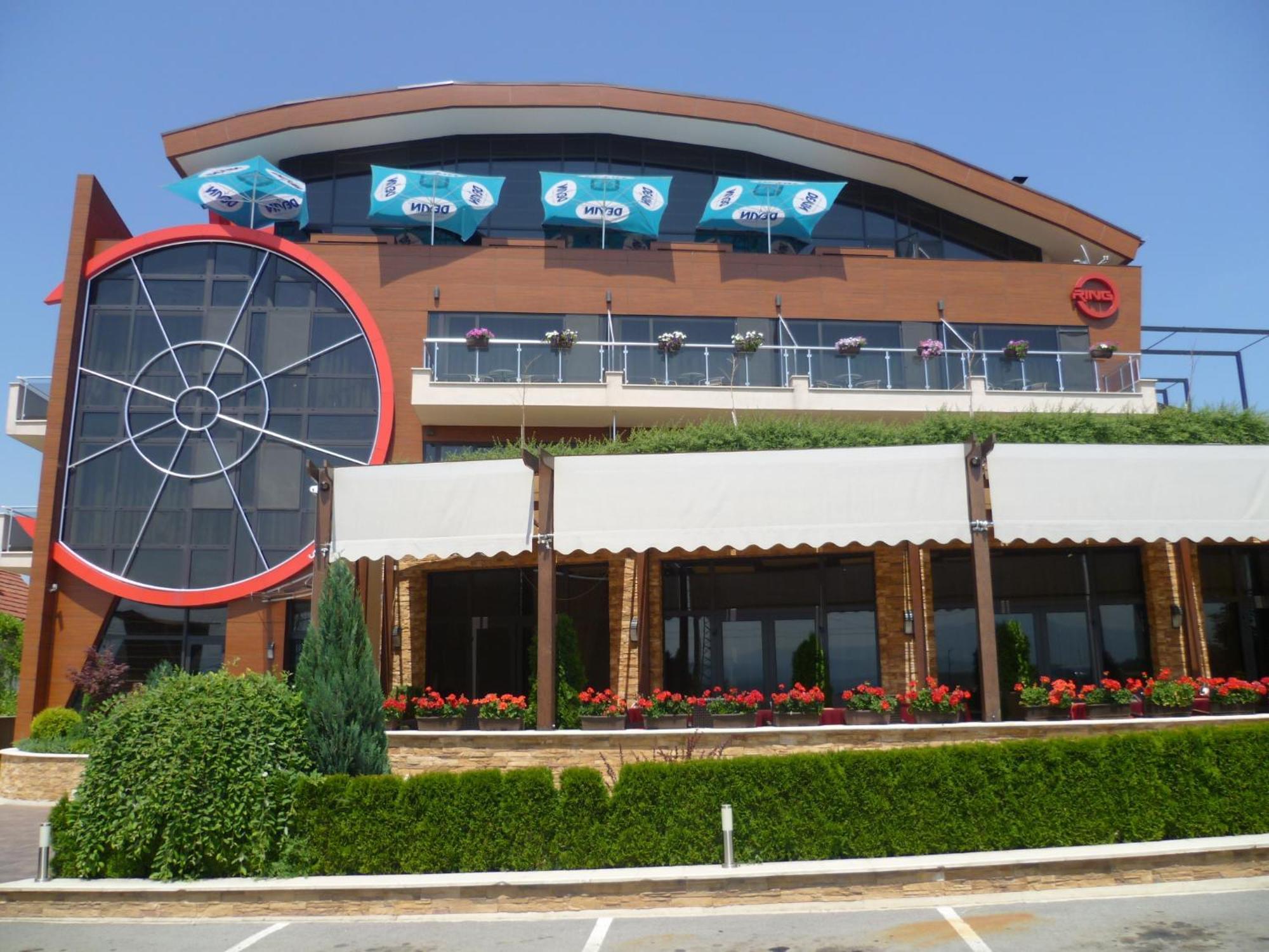 Family Hotel - Restaurant Ring Montana Zewnętrze zdjęcie
