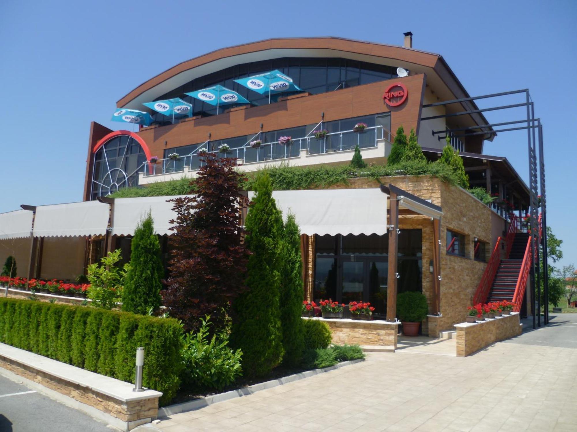 Family Hotel - Restaurant Ring Montana Zewnętrze zdjęcie