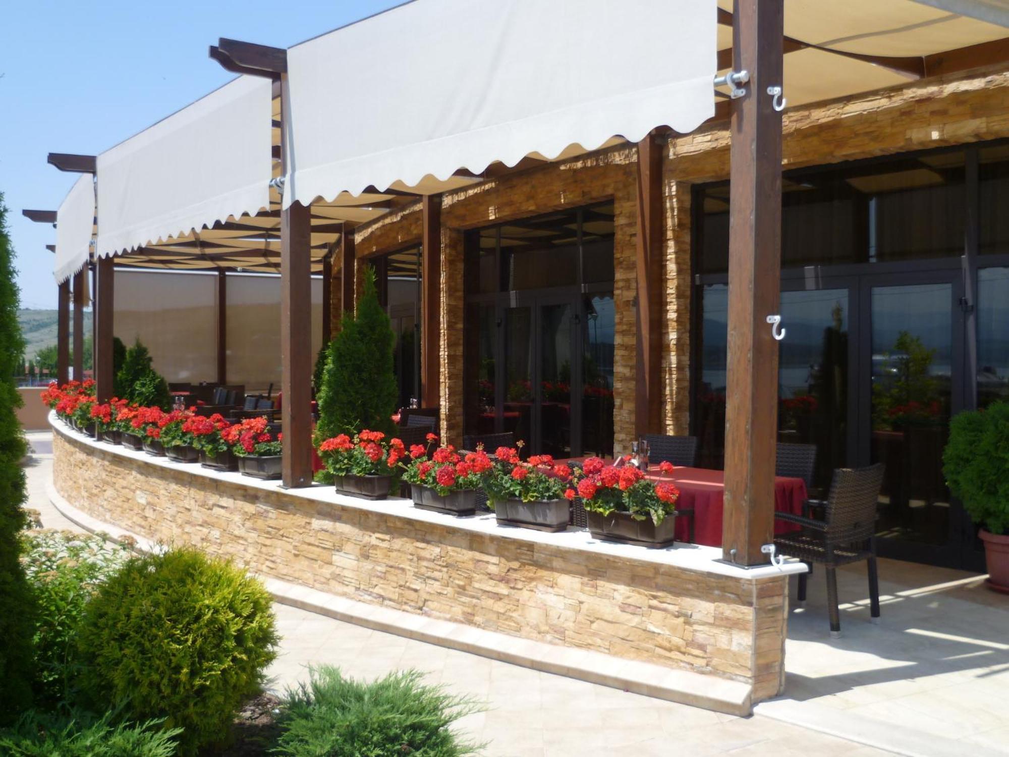 Family Hotel - Restaurant Ring Montana Zewnętrze zdjęcie