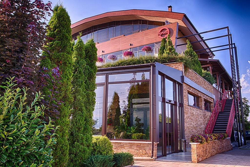 Family Hotel - Restaurant Ring Montana Zewnętrze zdjęcie